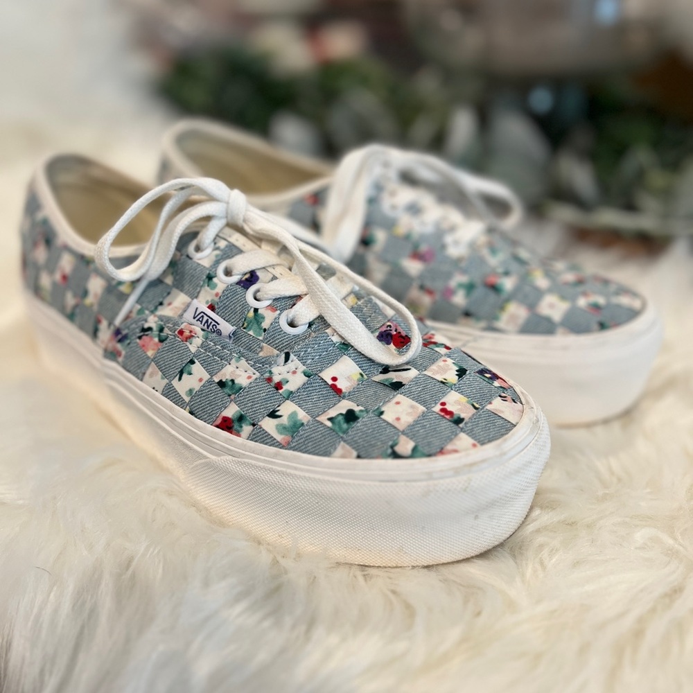 Platform Vans Stackform Woven Floral Sneakers Size 7.5